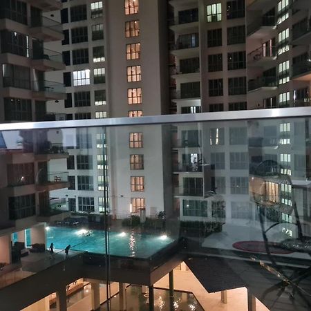 Hostel At Regalia Sky Pool كوالالمبور المظهر الخارجي الصورة