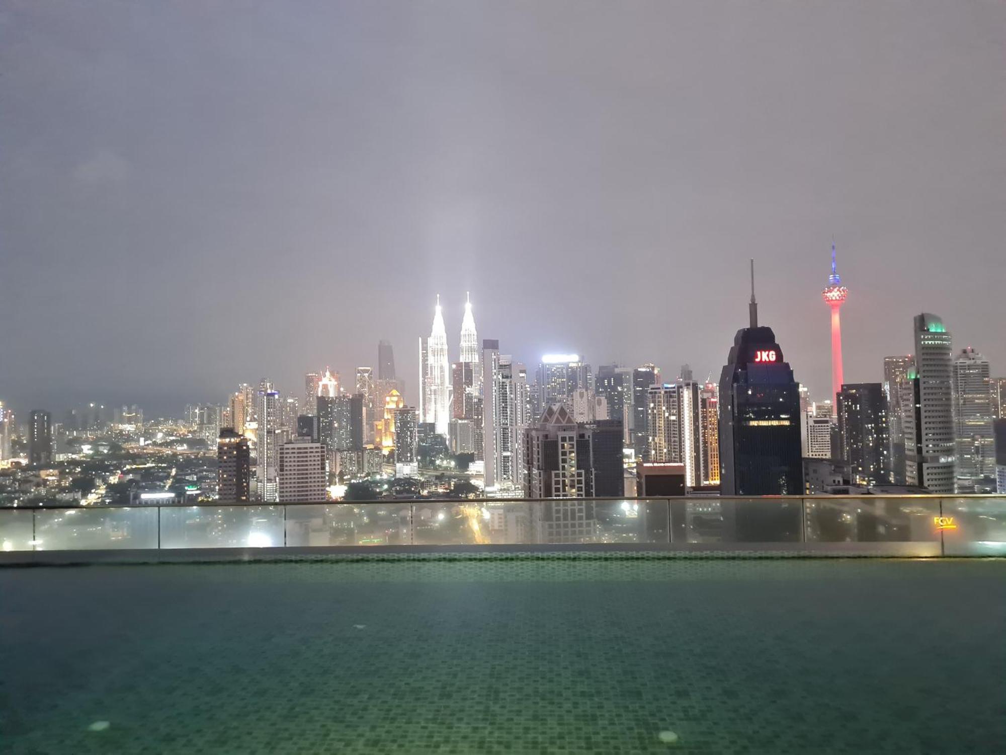 Hostel At Regalia Sky Pool كوالالمبور المظهر الخارجي الصورة